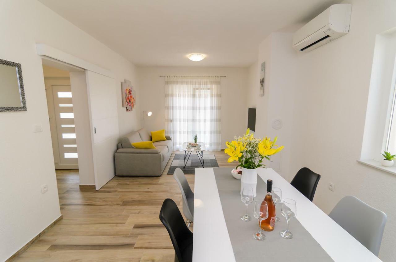 Apartment Petra Zadar Exteriör bild